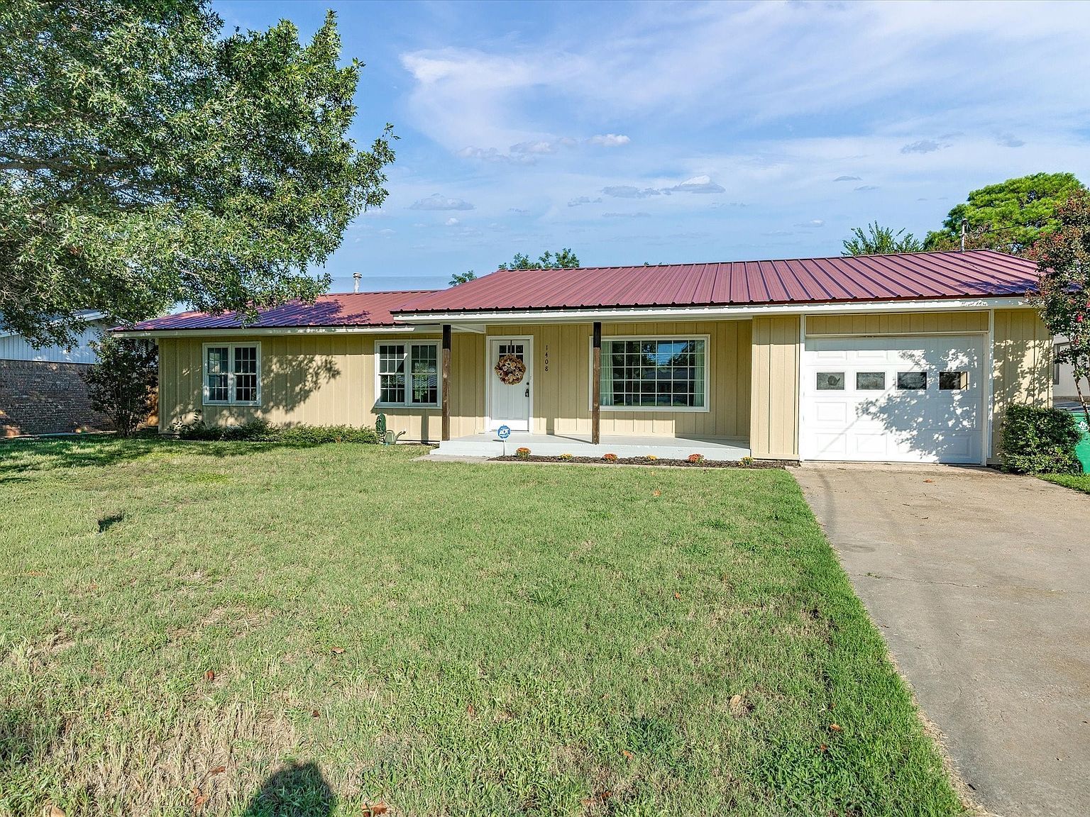 1408 Nugent St Bowie, TX 76230 - Thumbnail 3