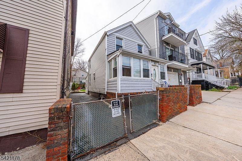 75 Winans Ave Newark, NJ 07108 - Thumbnail 3