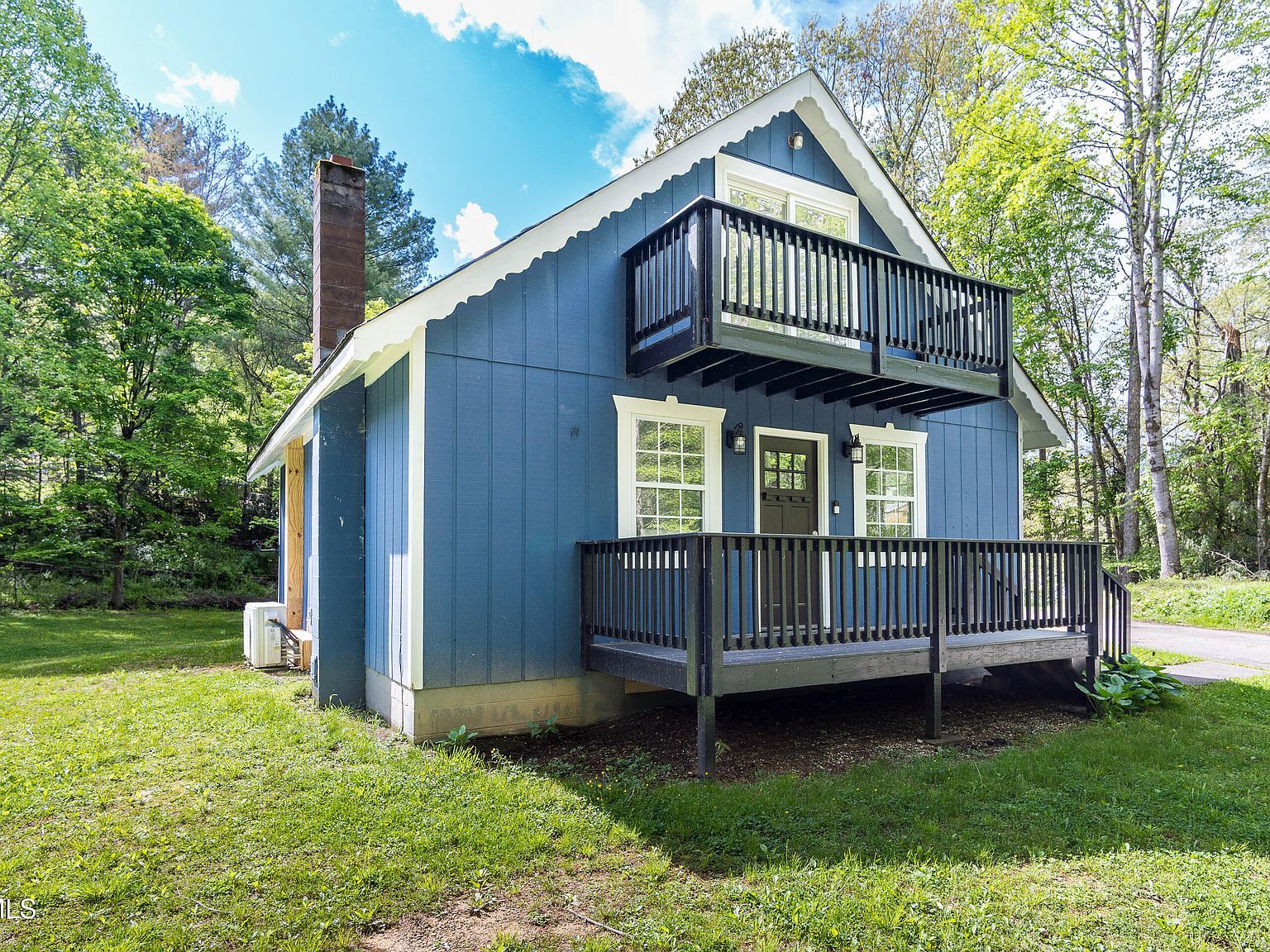 388 Crestwood Dr Mountain City, TN 37683 - Thumbnail 3