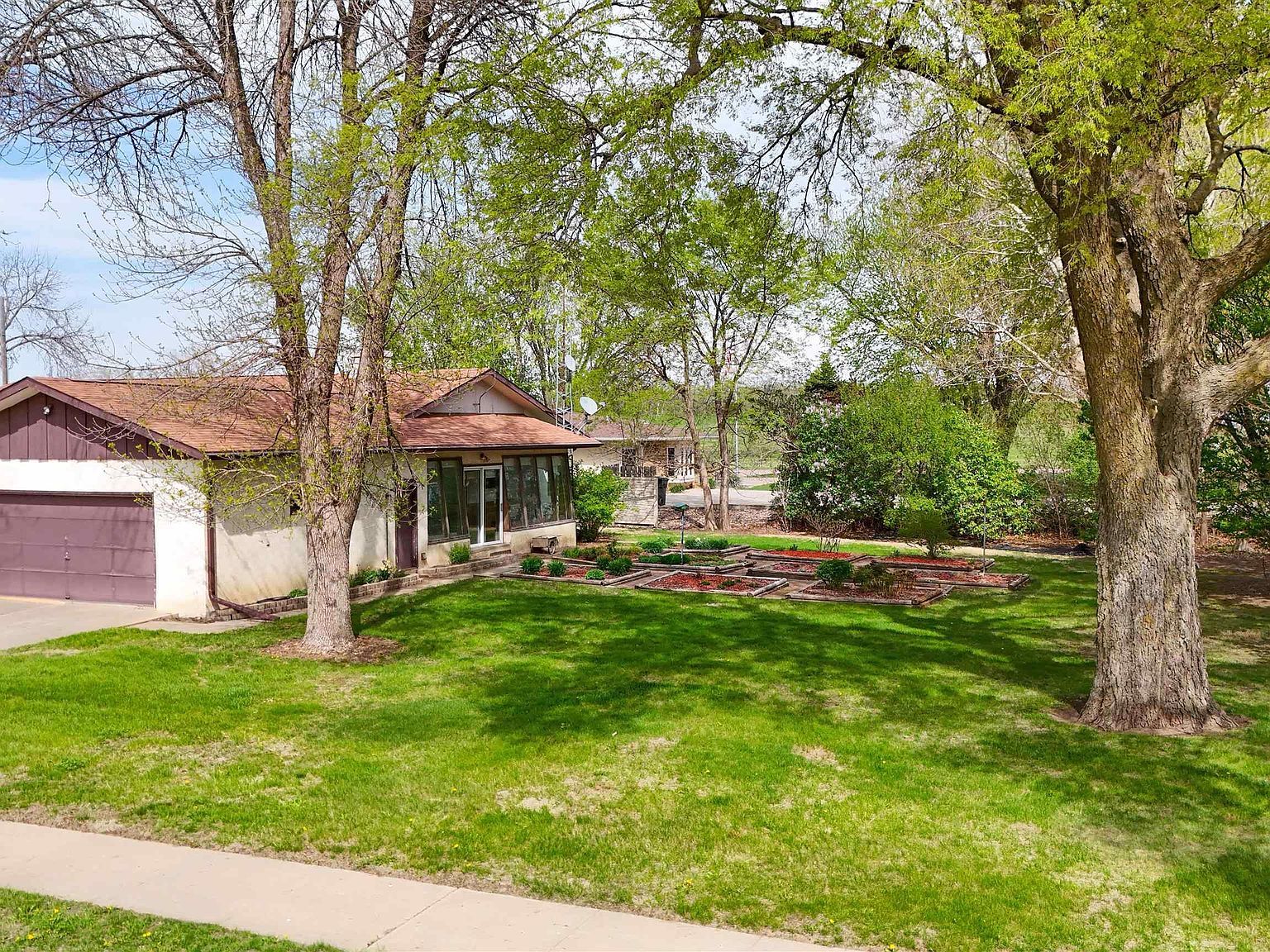 709 Brooks Dr Vermillion, SD 57069 - Thumbnail 3