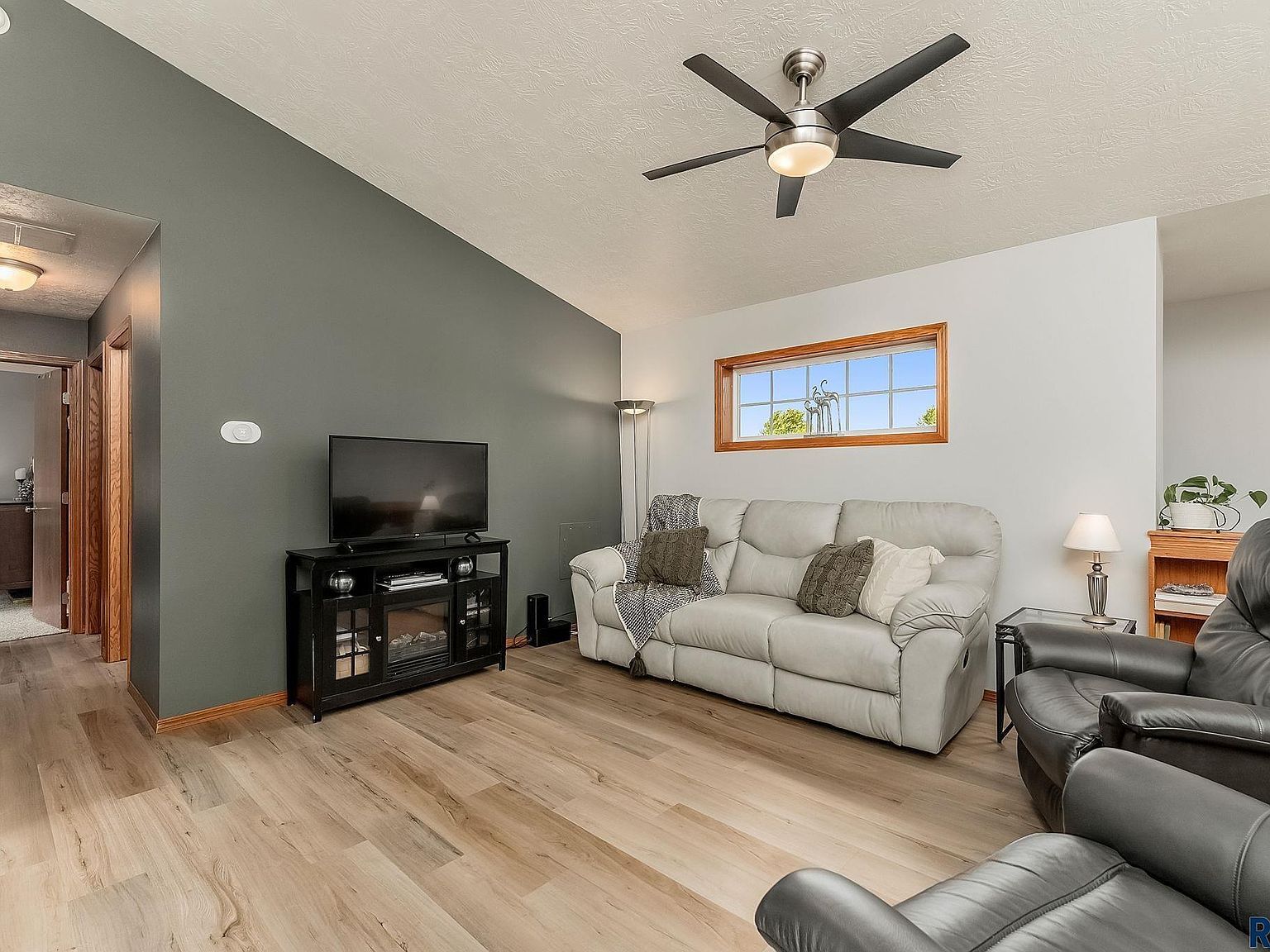 1405 N Conifer Pl Sioux Falls, SD 57107 - Thumbnail 3