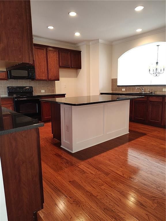 2707 Hallwood Ln Suwanee, GA 30024 - Thumbnail 3