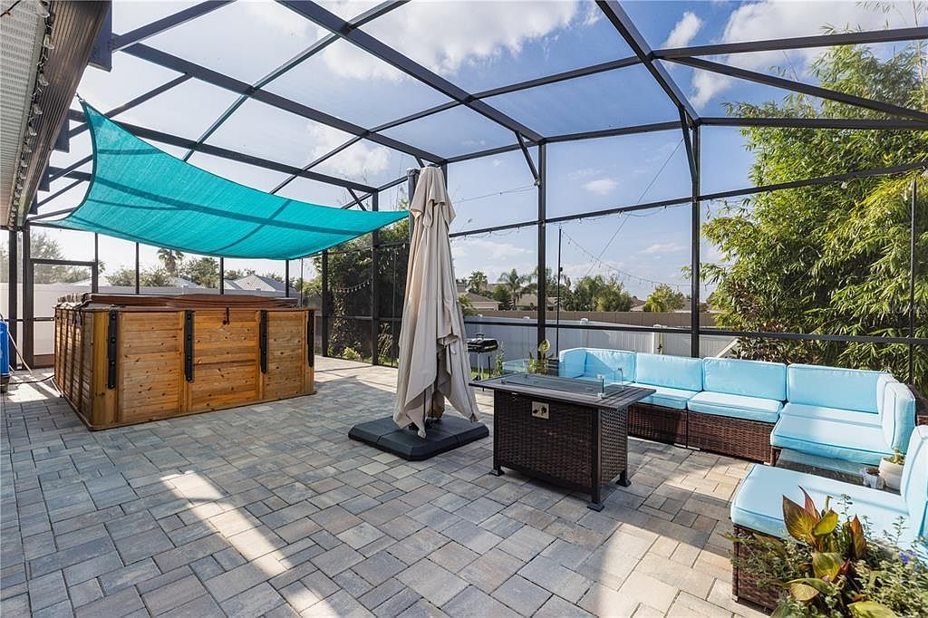 2710 Lilyturf Ct Tavares, FL 32778 - Thumbnail 3