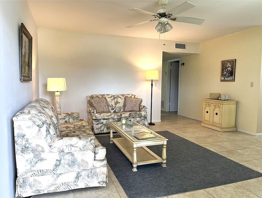 68 Royal Oak Ct APT 106 Vero Beach, FL 32962 - Thumbnail 3