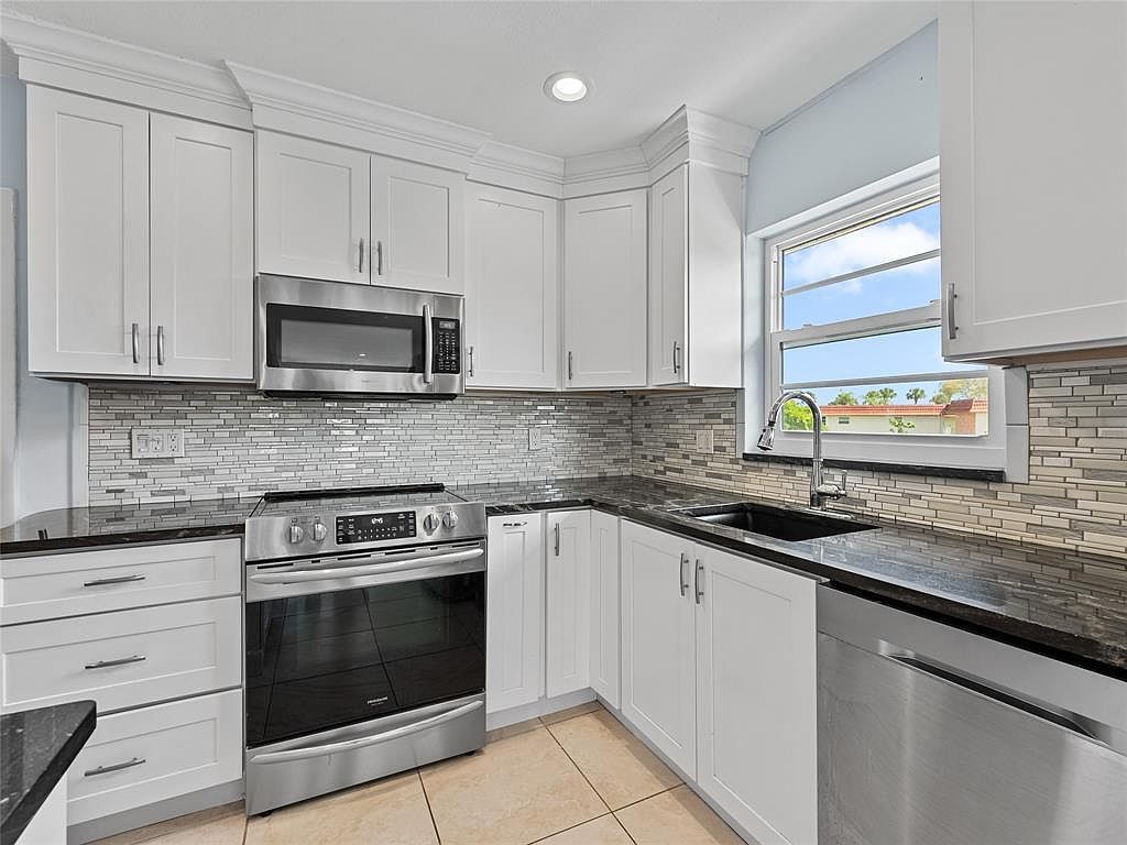 5 Vista Palm Ln APT 207 Vero Beach, FL 32962 - Thumbnail 3