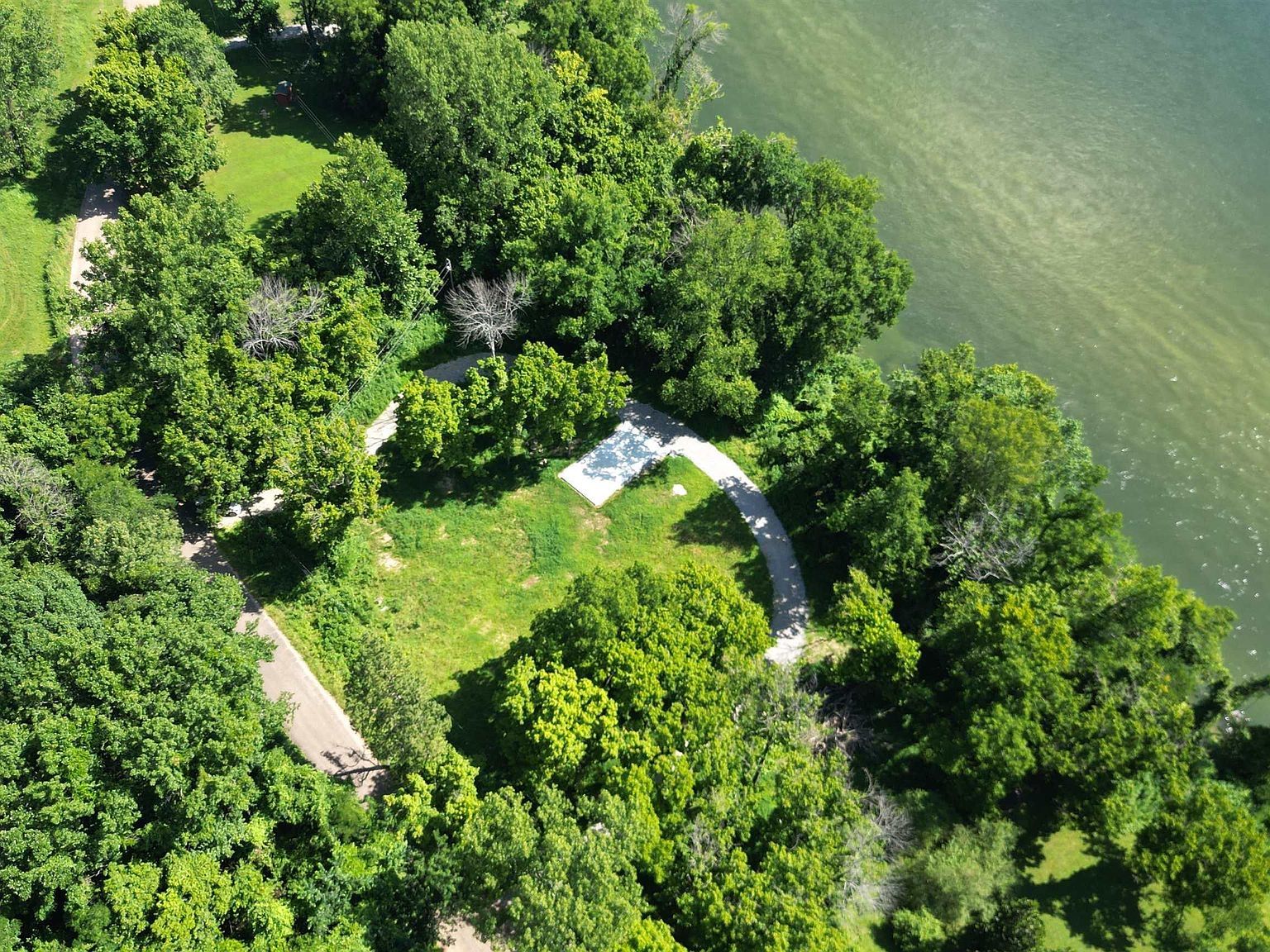 1566 Riverview Dr Norfork, AR 72658 - Thumbnail 3