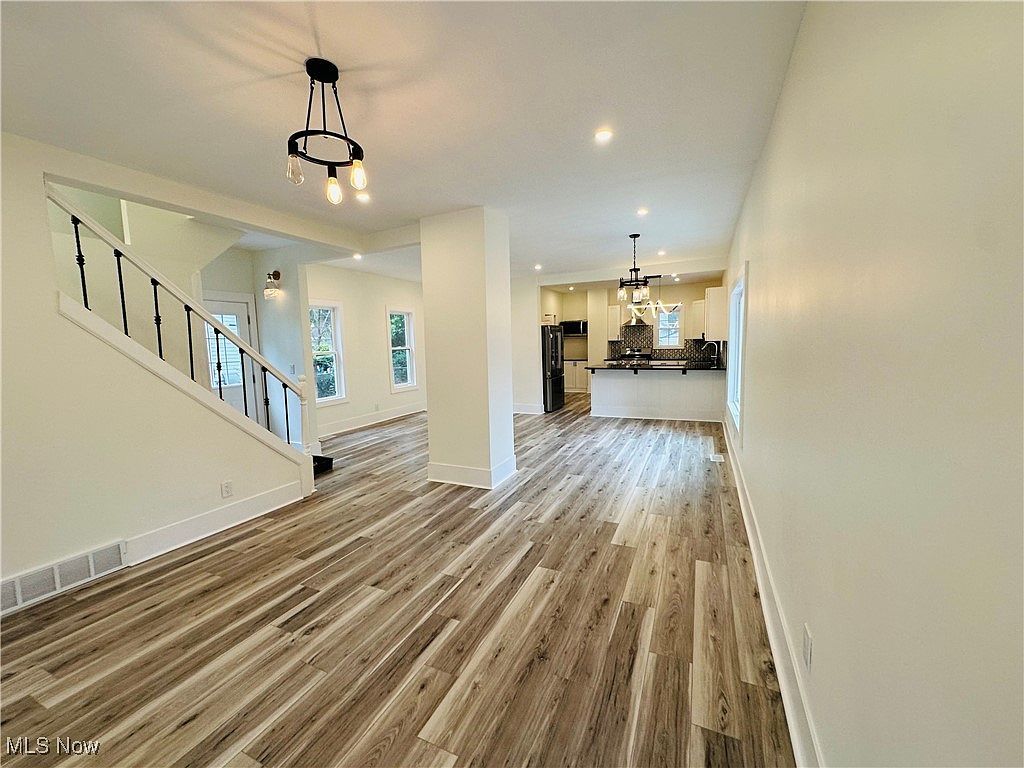 3250 W 127th St Cleveland, OH 44111 - Thumbnail 3