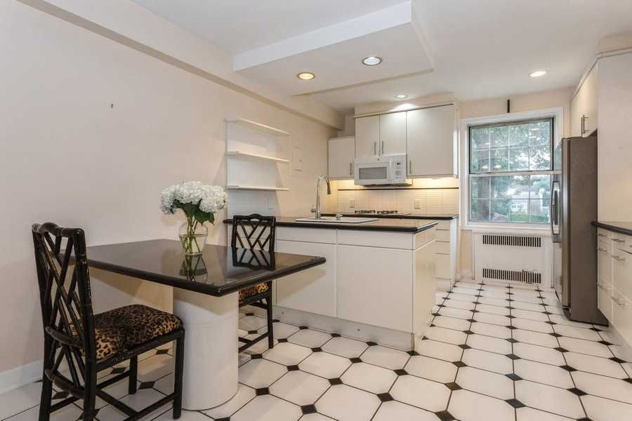 24 Hamilton Place d3, Garden City, NY 11530, USA, Garden City, NY, 11530 - Thumbnail 3