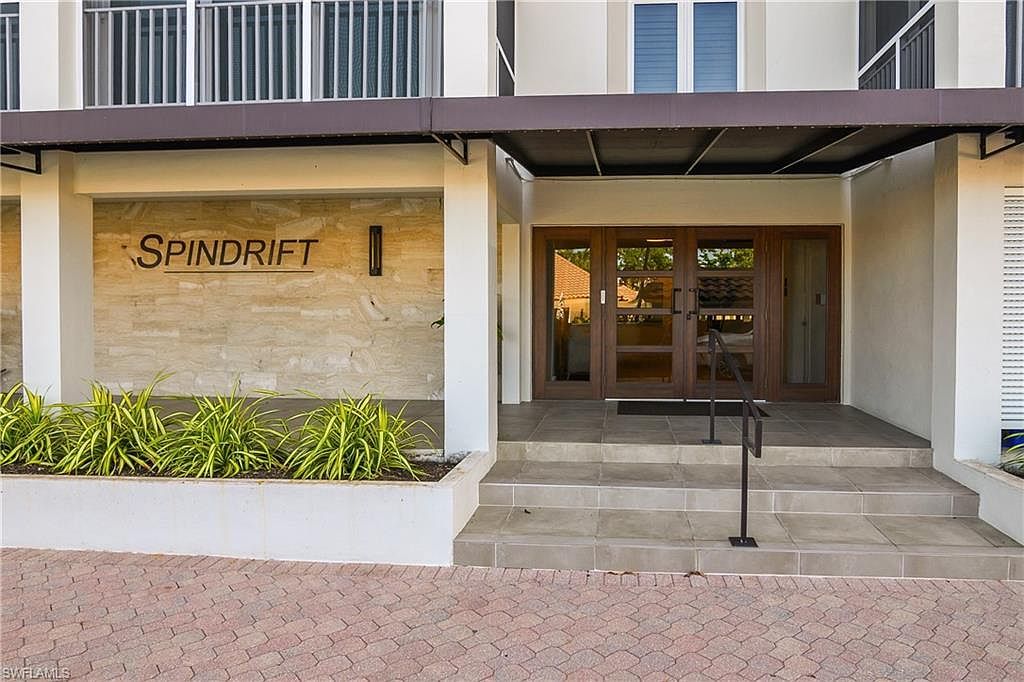 2600 Gulf Shore Blvd N APT 52 Naples, FL 34103 - Thumbnail 3