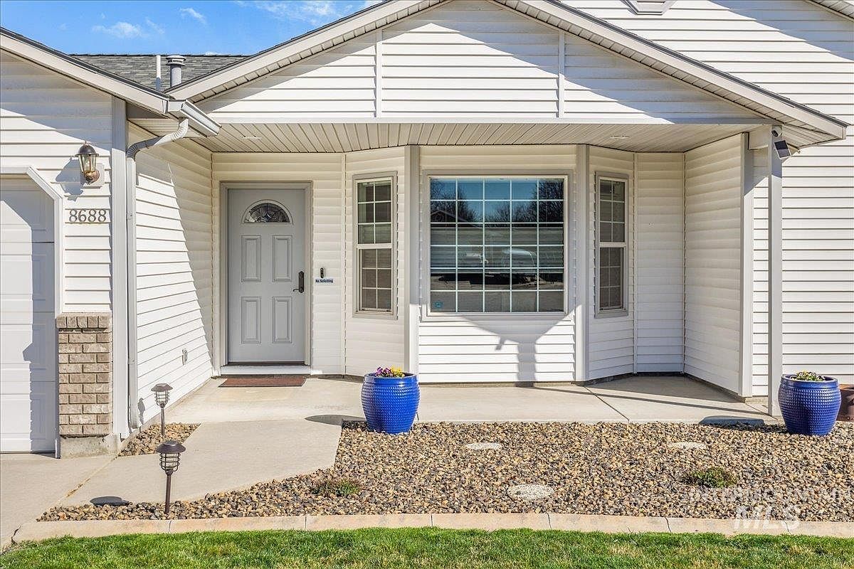 8688 W Mediterranean Ct Boise, ID 83709 - Thumbnail 3