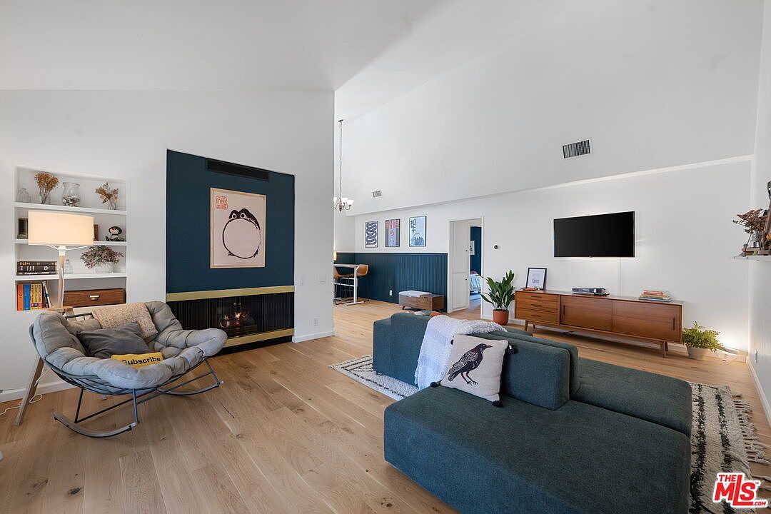 31568 Agoura Rd UNIT 4 Westlake Village, CA 91361 - Thumbnail 3