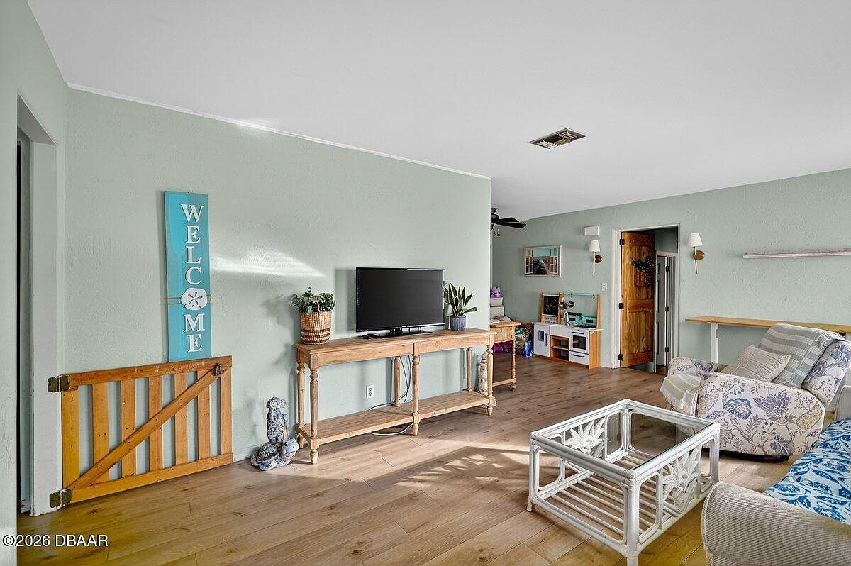 279 Hartford Ave Daytona Beach, FL 32118 - Thumbnail 3