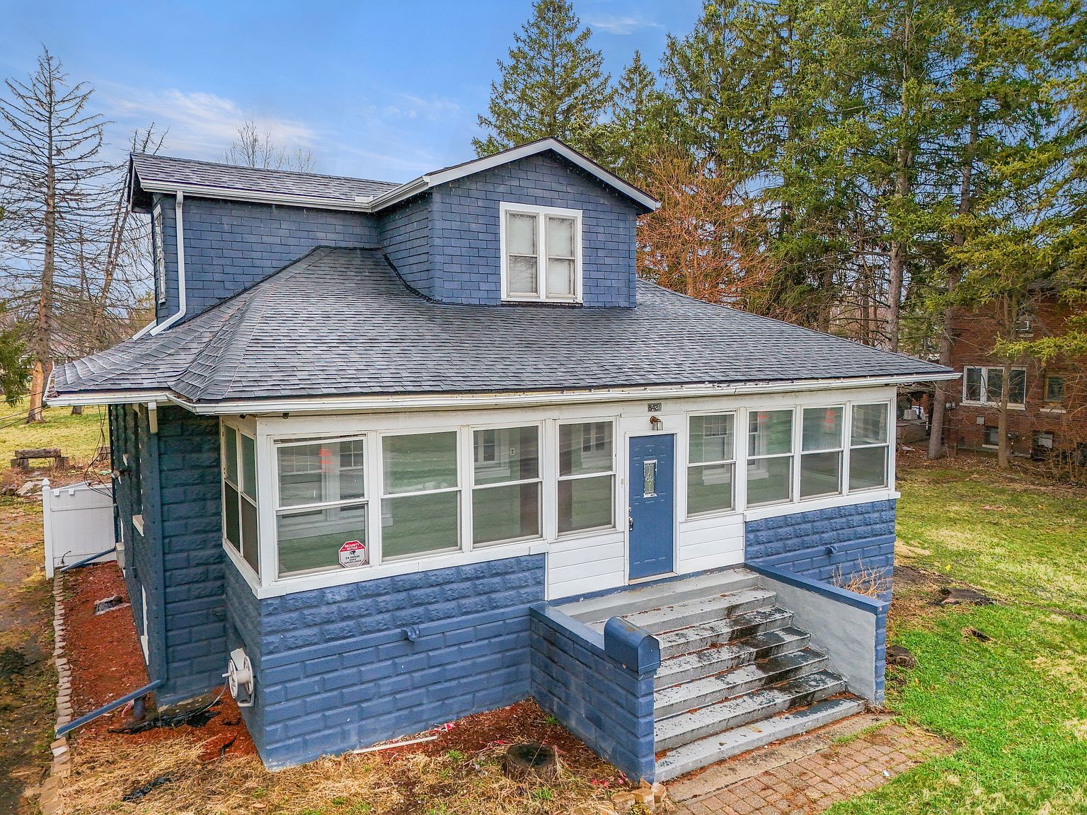 8421 E Ten Mile Rd Center Line, MI 48015 - Thumbnail 3