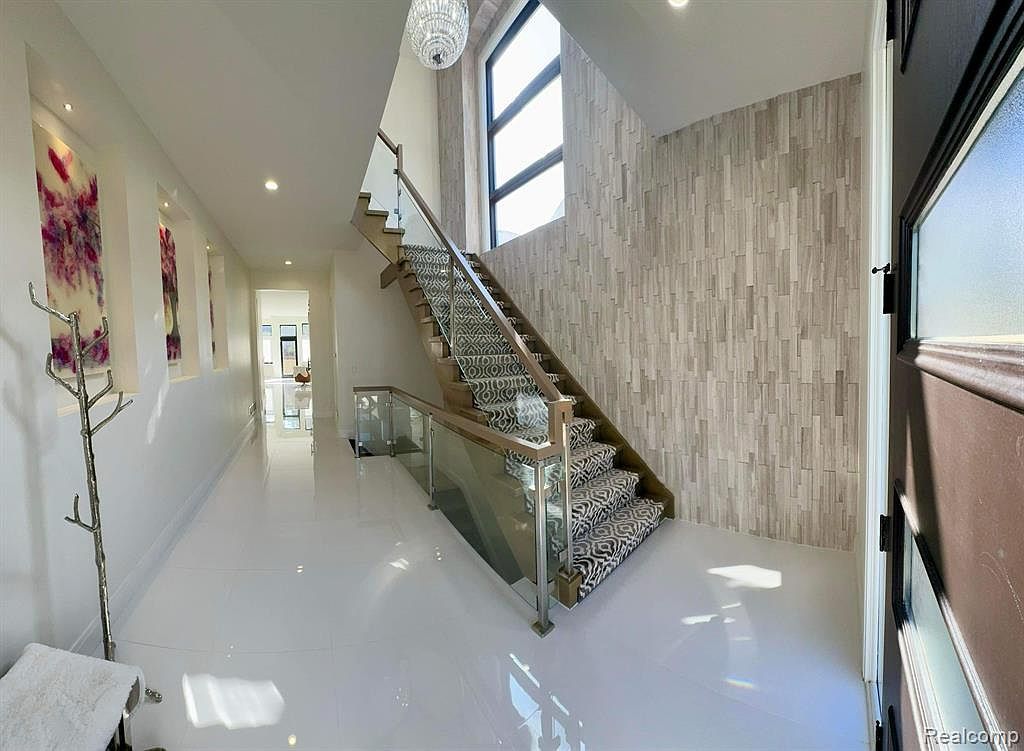 751 S Bates St Birmingham, MI 48009 - Thumbnail 3