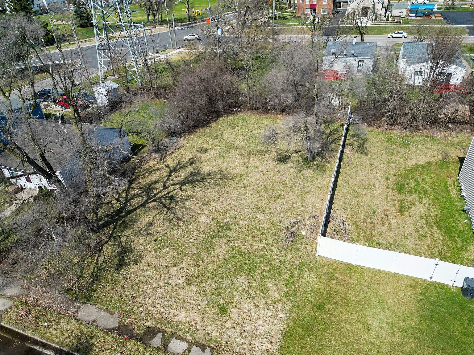 598 Montana Ave Pontiac, MI 48341 - Thumbnail 3