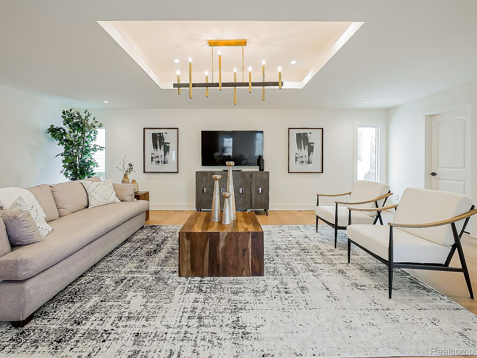 1323 Washington Blvd Birmingham, MI 48009 - Thumbnail 3