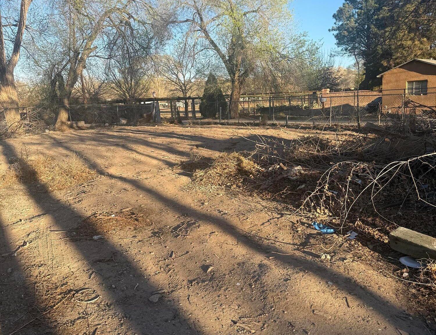 2402 Salvador Rd SW Albuquerque, NM 87105 - Thumbnail 3