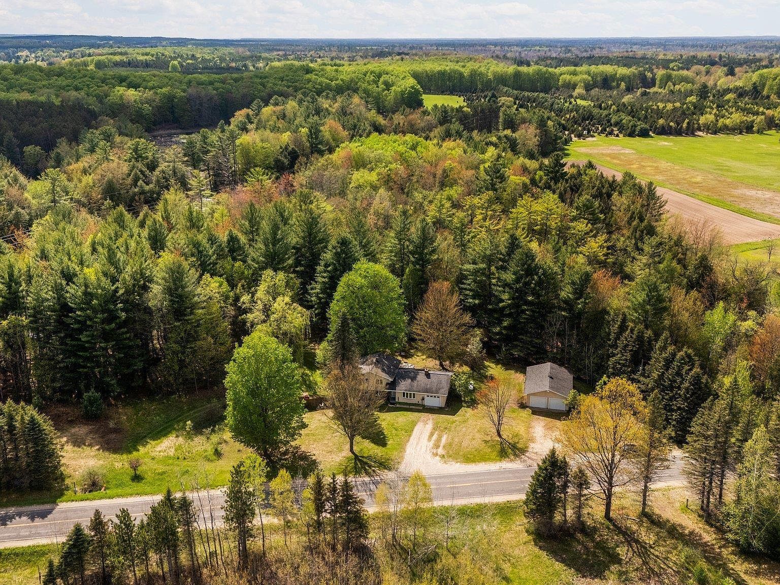 4542 Crofton Rd SW South Boardman, MI 49680 - Thumbnail 3