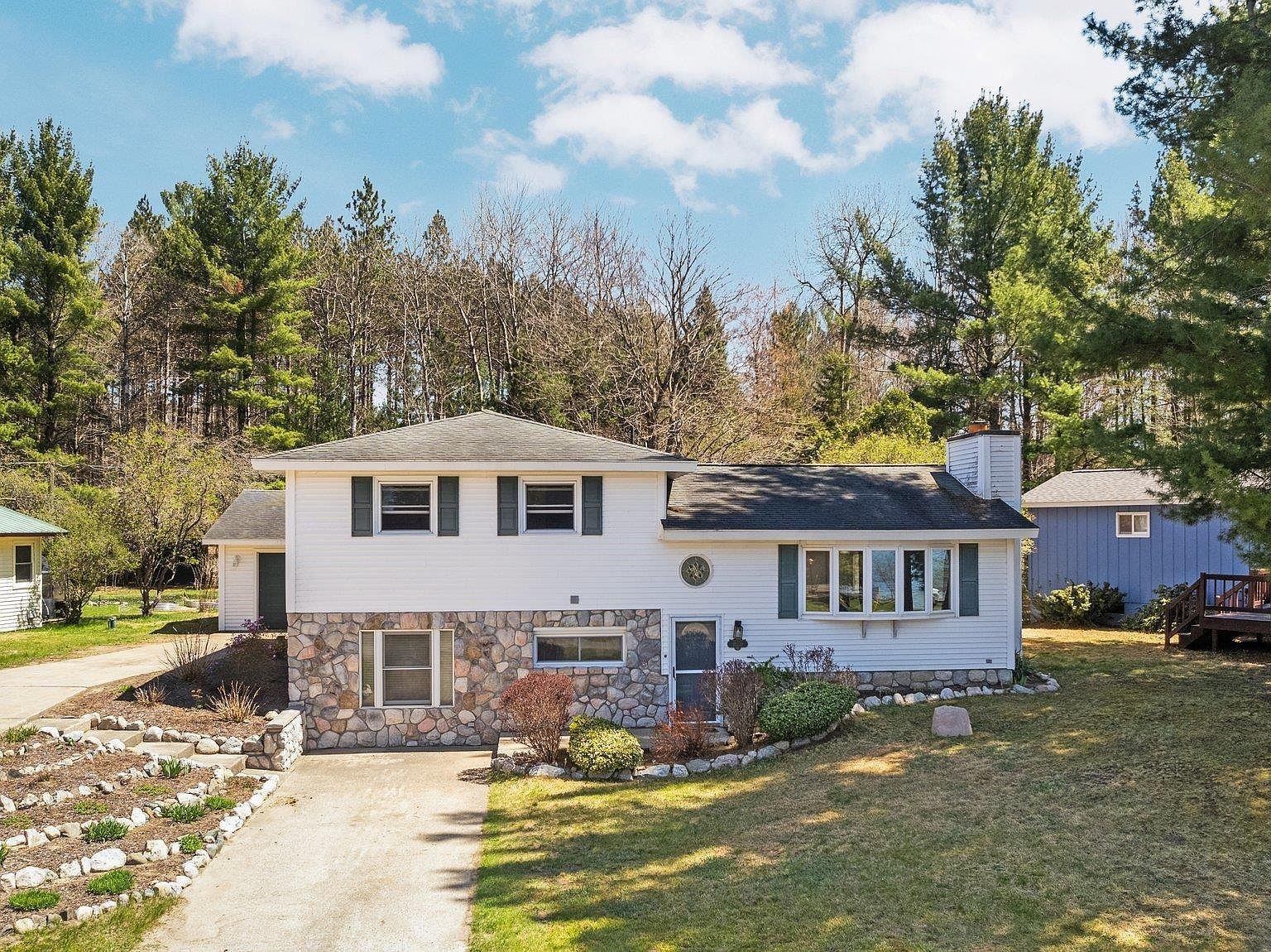 10239 Grand Kal Rd SW Fife Lake, MI 49633 - Thumbnail 3