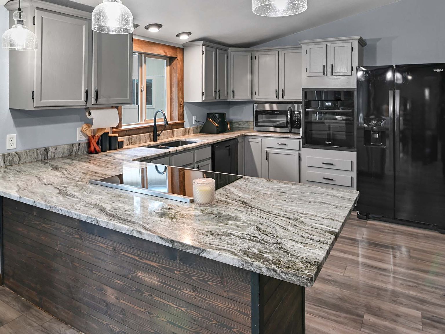 986 3rd St Columbia Falls, MT 59912 - Thumbnail 3