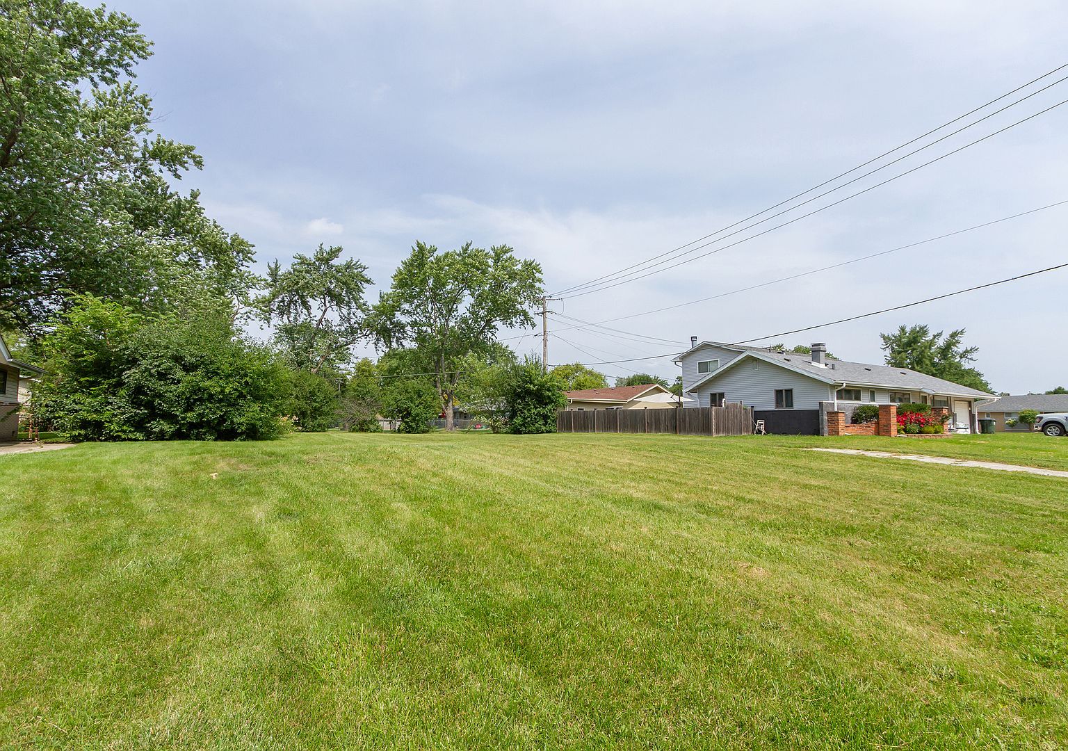 480 Illinois Blvd Hoffman Estates, IL 60169 - Thumbnail 3