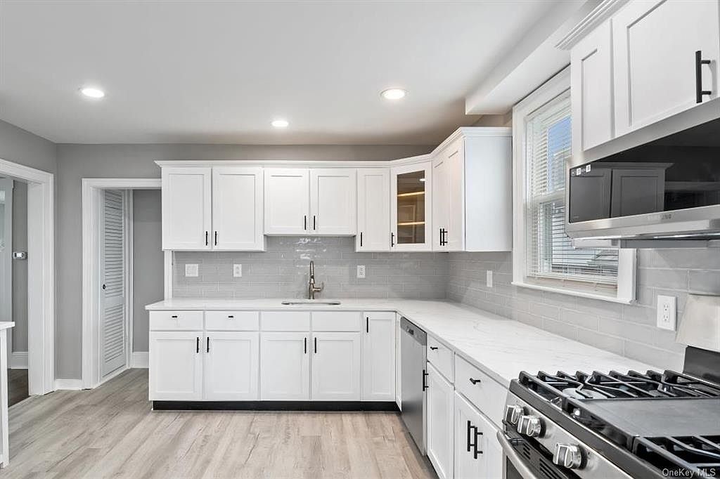 8 Kingman Ter Yonkers, NY 10701 - Thumbnail 3