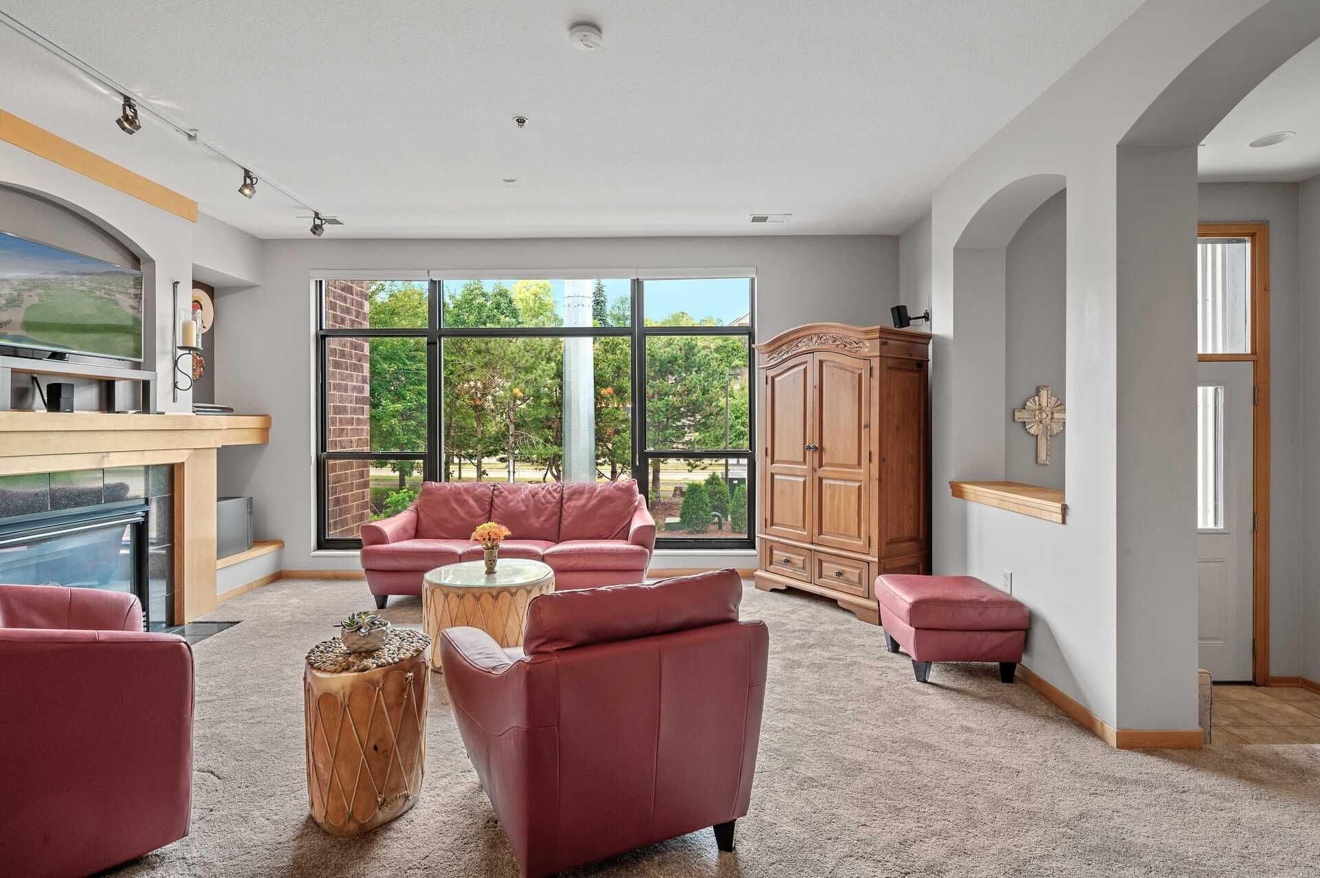 296 Spring Street, Saint Paul, MN, USA, 55102 - Thumbnail 3