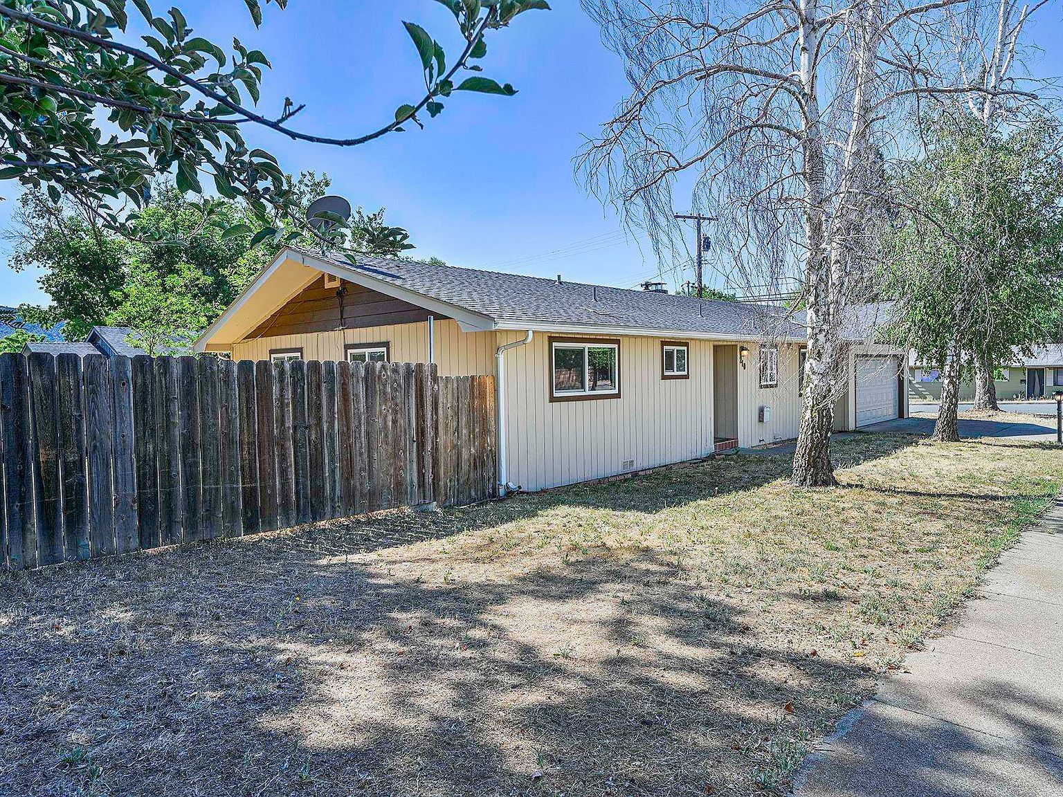 210 Sherman St Yreka, CA 96097 - Thumbnail 3