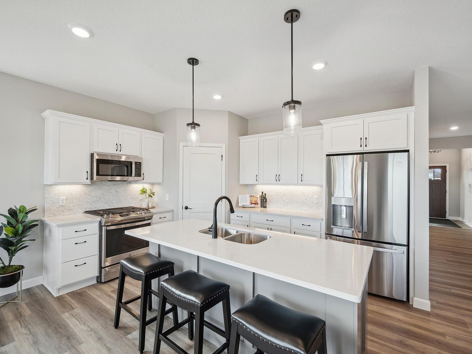 7808 Bridgewater Ct Rockford, MN 55373 - Thumbnail 3