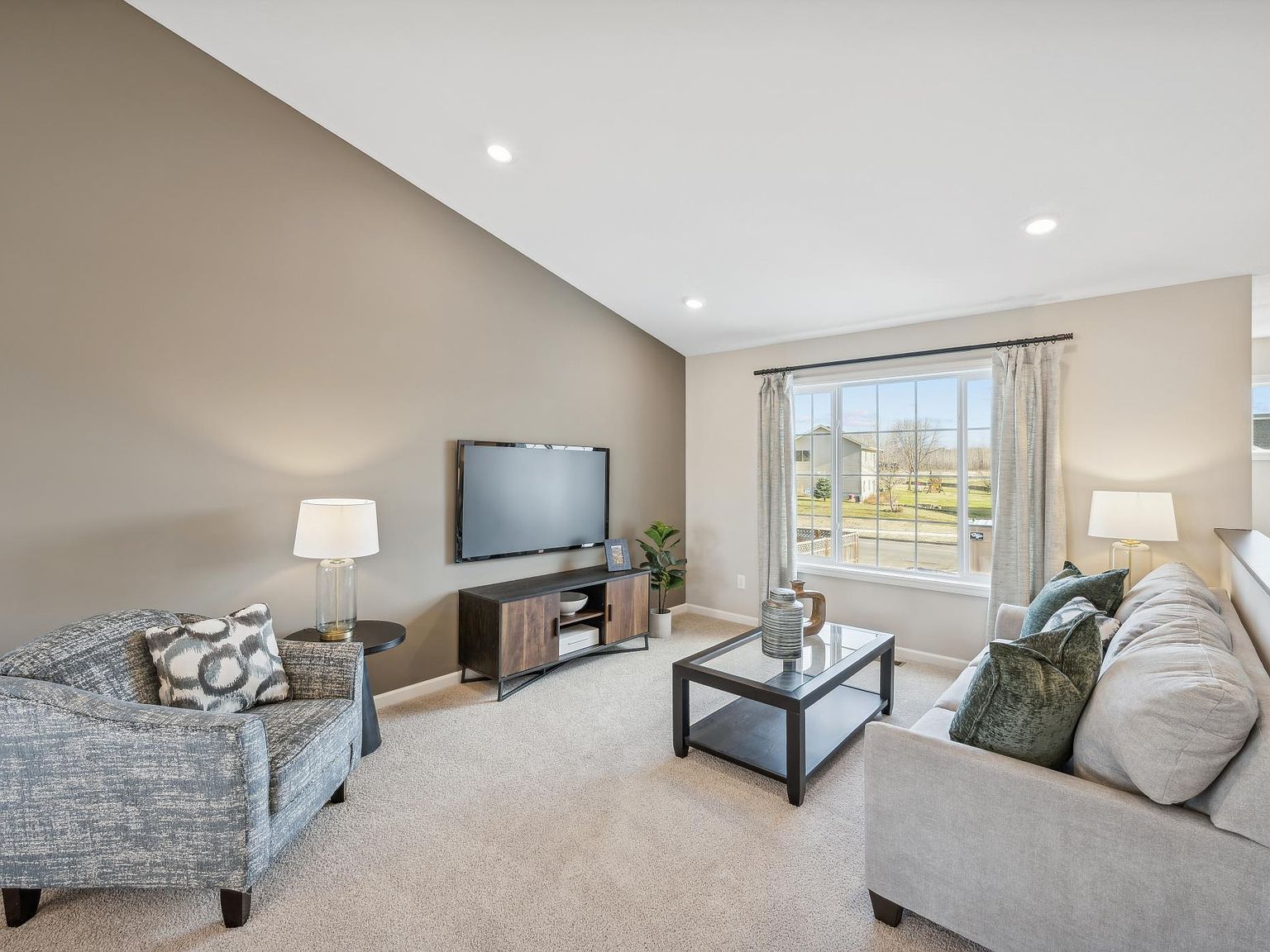 1221 Woods Rd NE Isanti, MN 55040 - Thumbnail 3