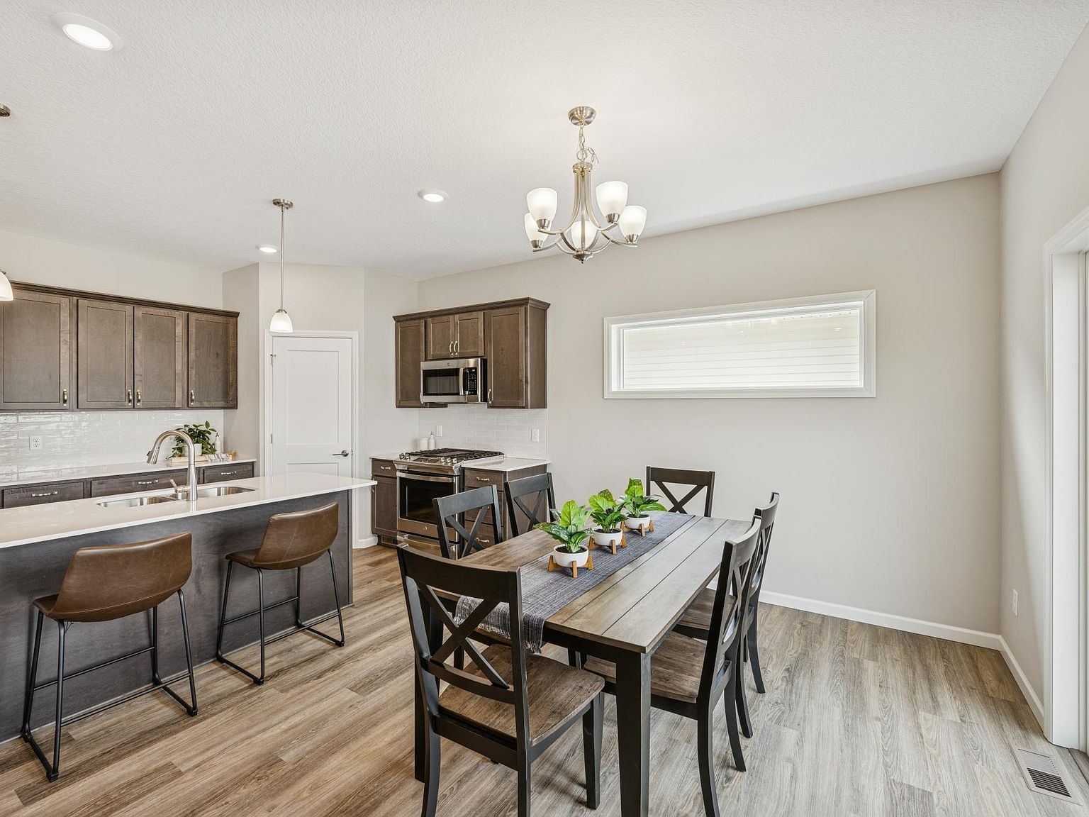 7800 Bridgewater Ct Rockford, MN 55373 - Thumbnail 3