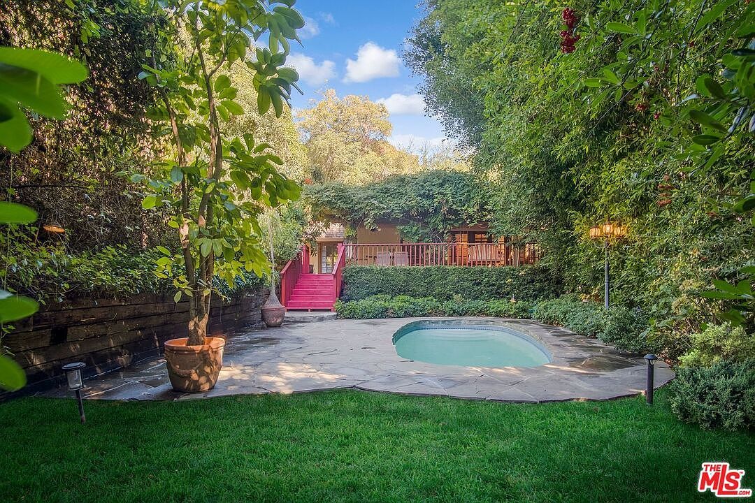 1450 Benedict Canyon Dr Beverly Hills, CA 90210 - Thumbnail 3