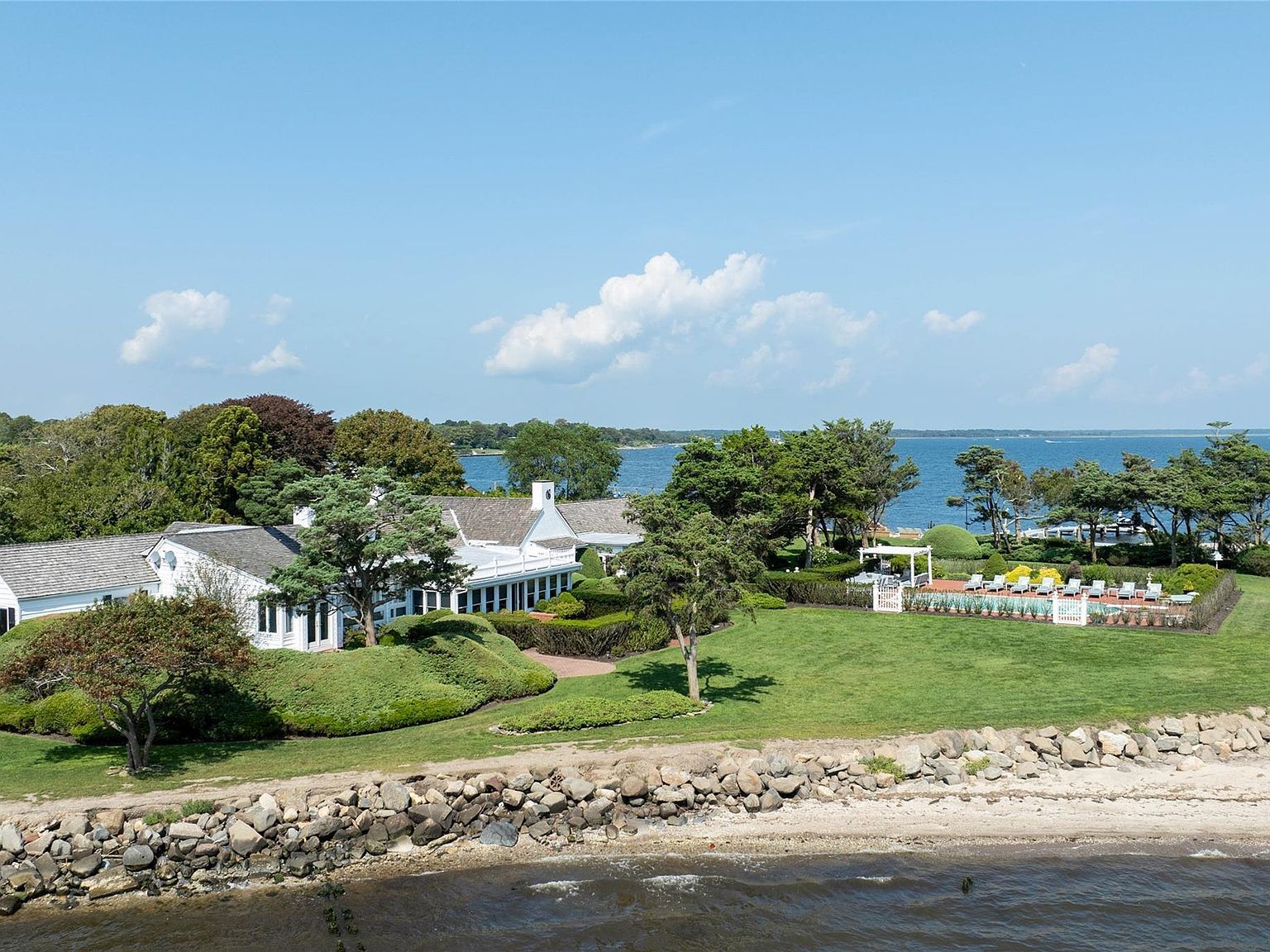 16 Point Rd Bellport, NY 11713 - Thumbnail 3