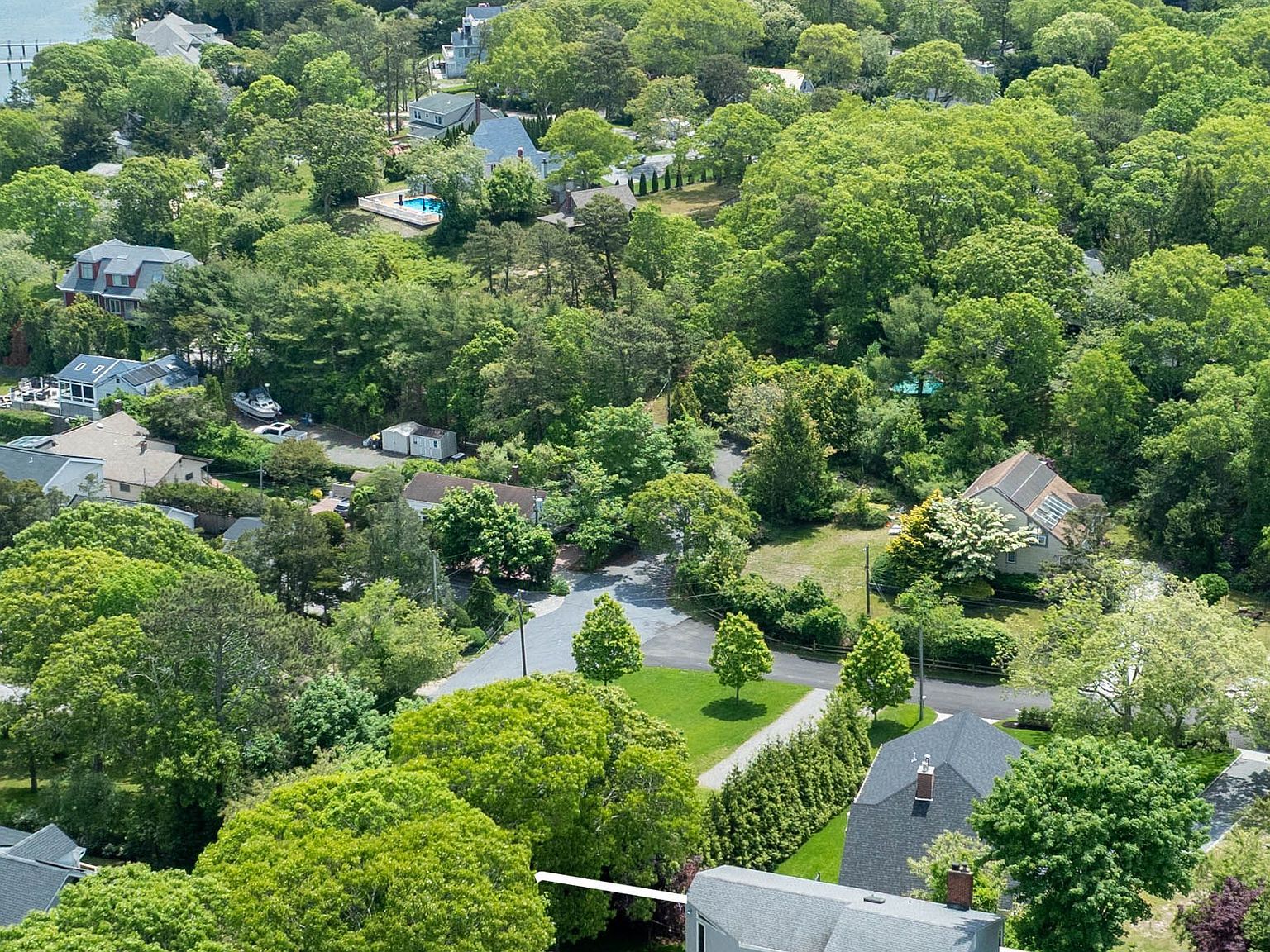 6 Bayview Dr Hampton Bays, NY 11946 - Thumbnail 3