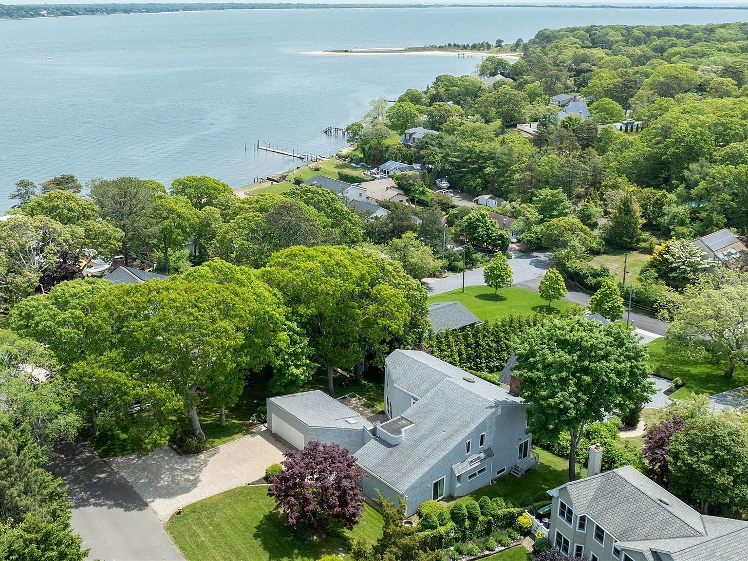 6 Bay View Dr Hampton Bays, NY 11946 - Thumbnail 3