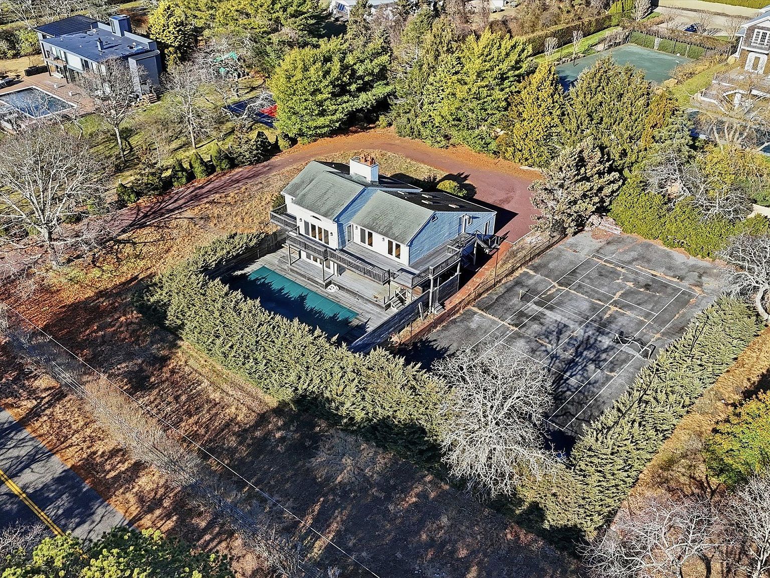 103 Middle Pond Rd Southampton, NY 11968 - Thumbnail 3