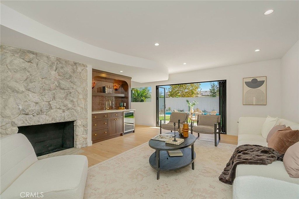 6150 Wooster Ave Los Angeles, CA 90056 - Thumbnail 3