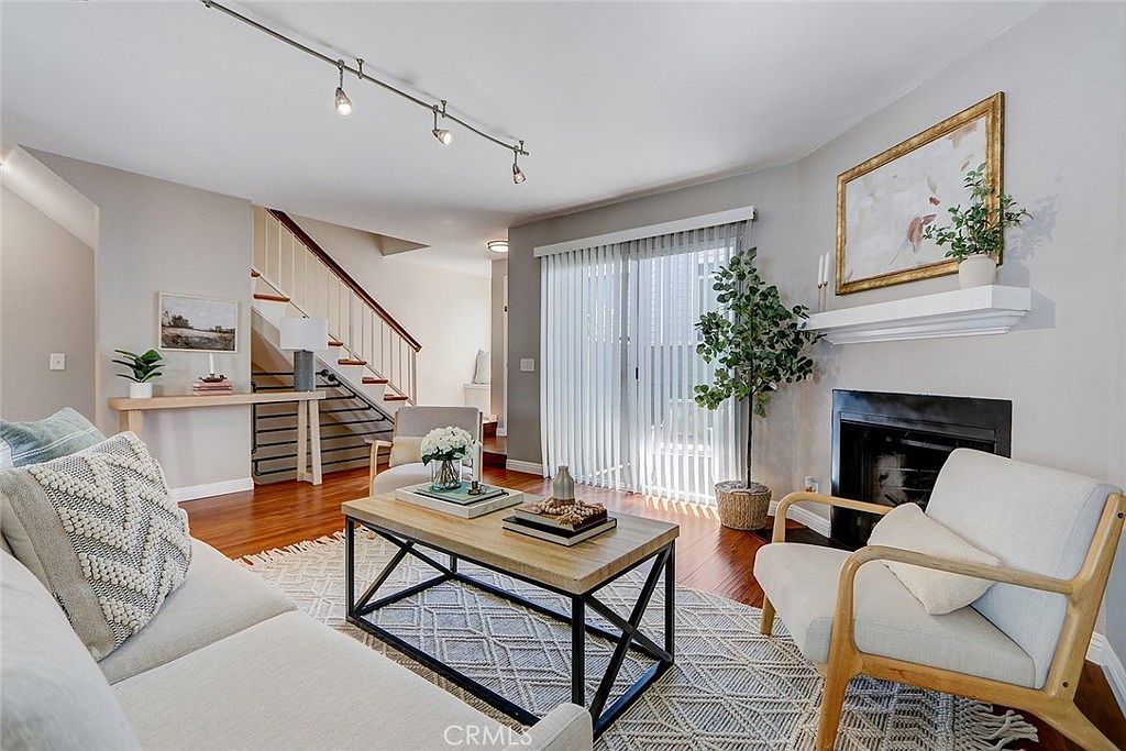 26111 Frampton Ave APT F Harbor City, CA 90710 - Thumbnail 3