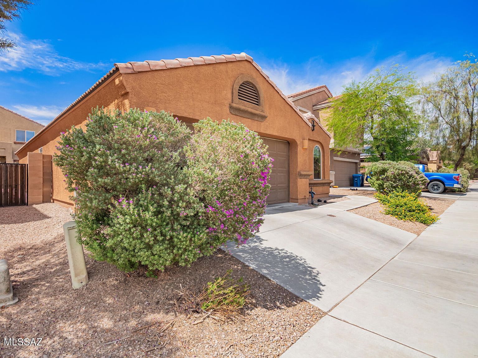 8751 N Black Pine Dr Tucson, AZ 85743 - Thumbnail 3