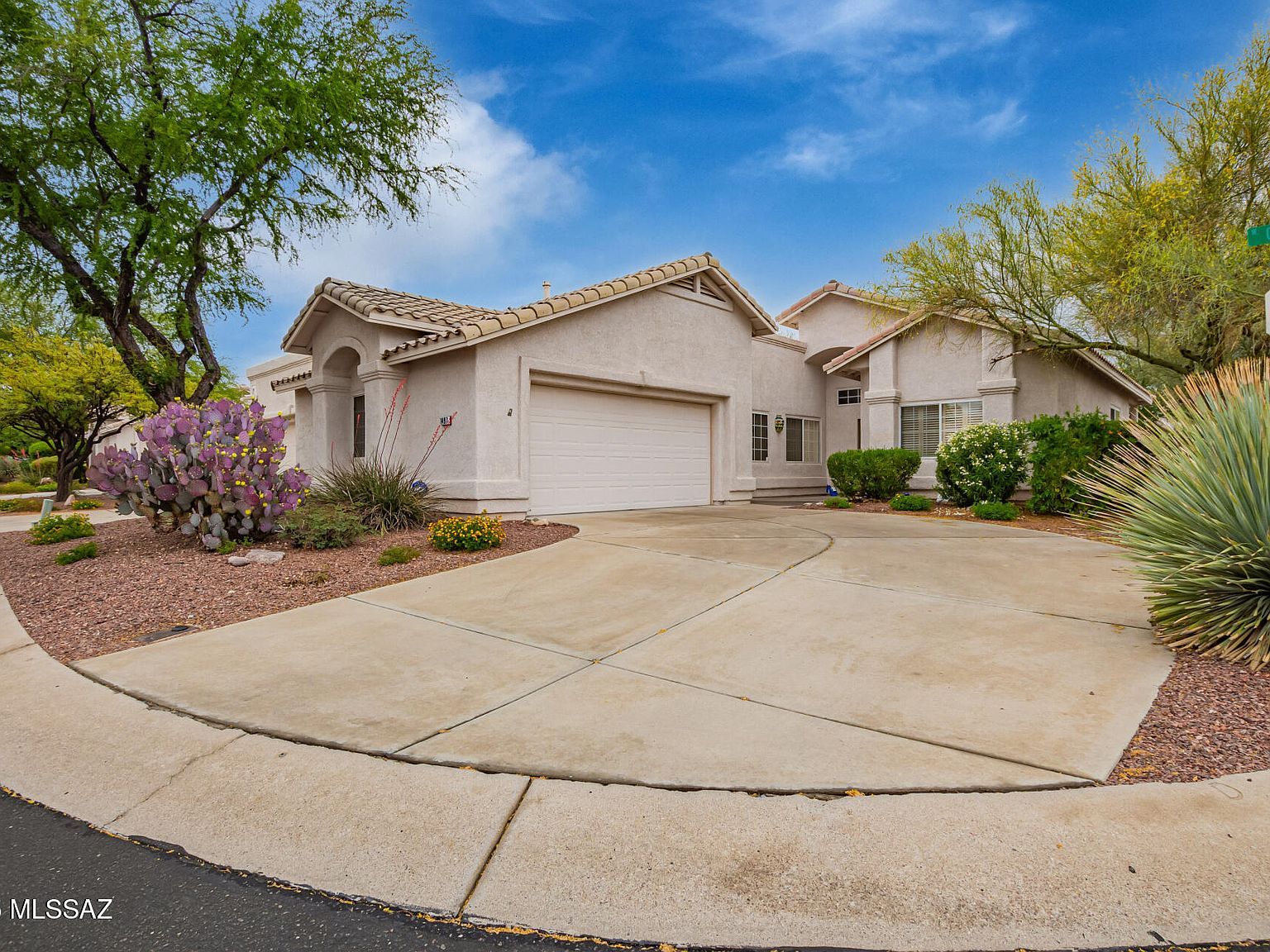 1497 W Carmel Pointe Dr Oro Valley, AZ 85737 - Thumbnail 3