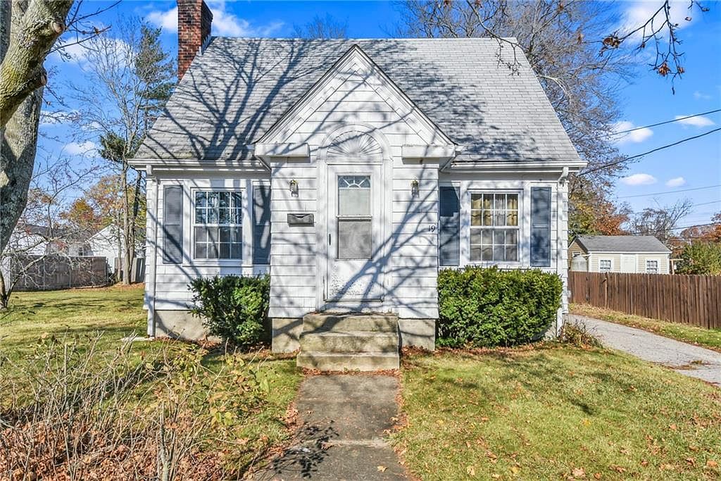 19 Sevilla Ave Warwick, RI 02889 - Thumbnail 3