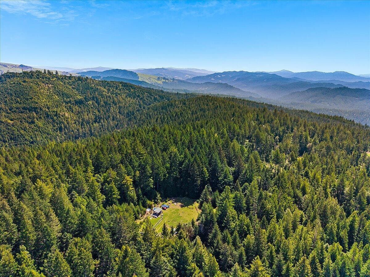 5684 Cummings Creek Rd Carlotta, CA 95528 - Thumbnail 3