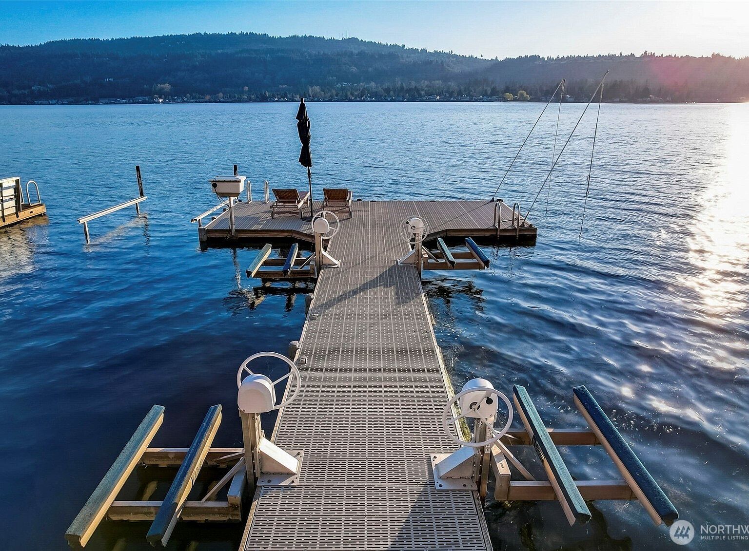 4013 E Lake Sammamish Shore Ln SE Sammamish, WA 98075 - Thumbnail 3