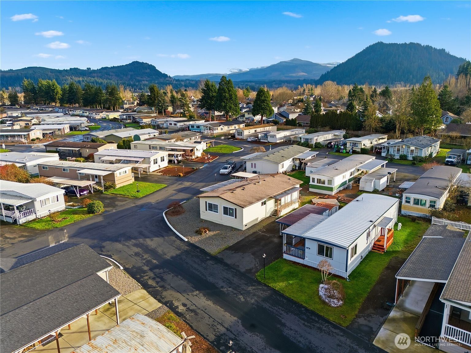 1170 Cedar Dr Enumclaw, WA 98022 - Thumbnail 3