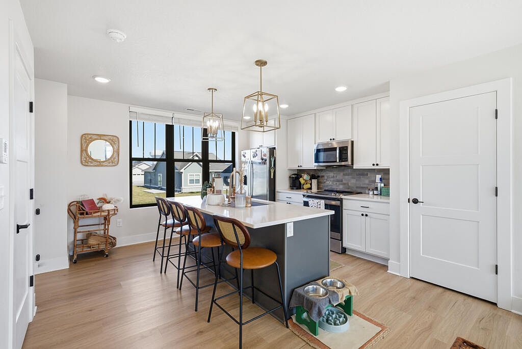 2833 SW Prairie Trail Pkwy Ankeny, IA 50023 - Thumbnail 3