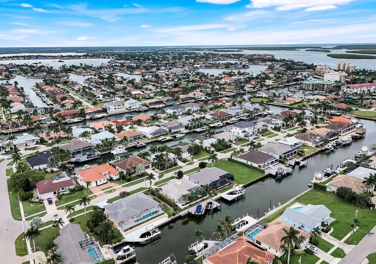 742 Orchid Ct Marco Island, FL 34145 - Thumbnail 3