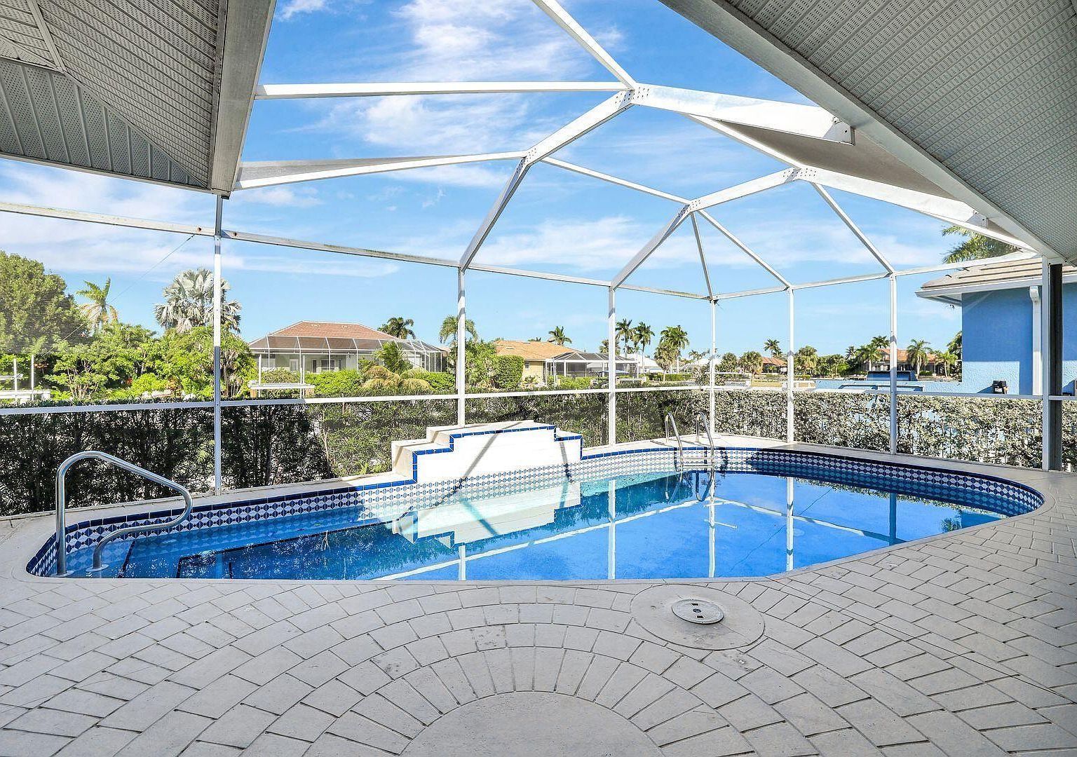 910 Ivory Ct Marco Island, FL 34145 - Thumbnail 3