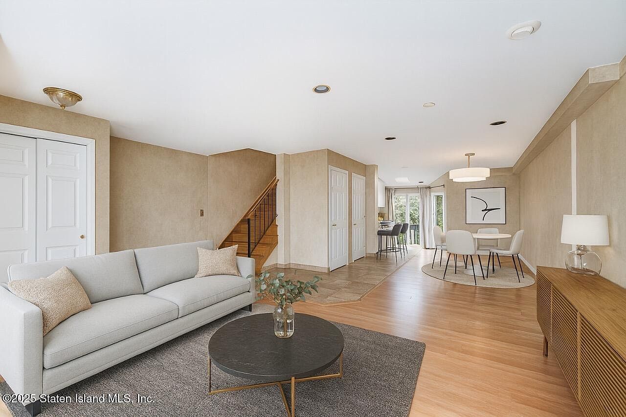 41 Wolcott Ave Staten Island, NY 10312 - Thumbnail 3