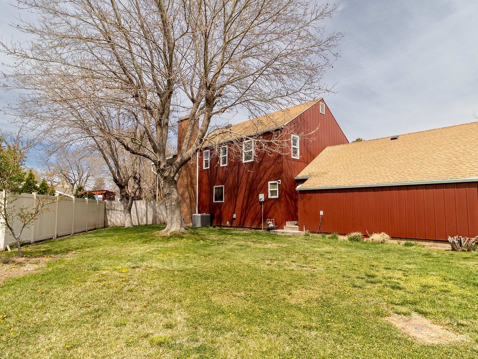 1766 W 4575 S Roy, UT 84067 - Thumbnail 3