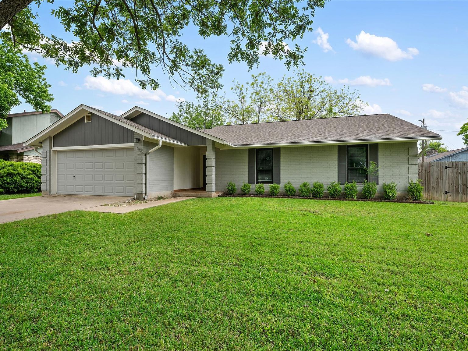 1003 Whispering Dr Round Rock, TX 78664 - Thumbnail 3